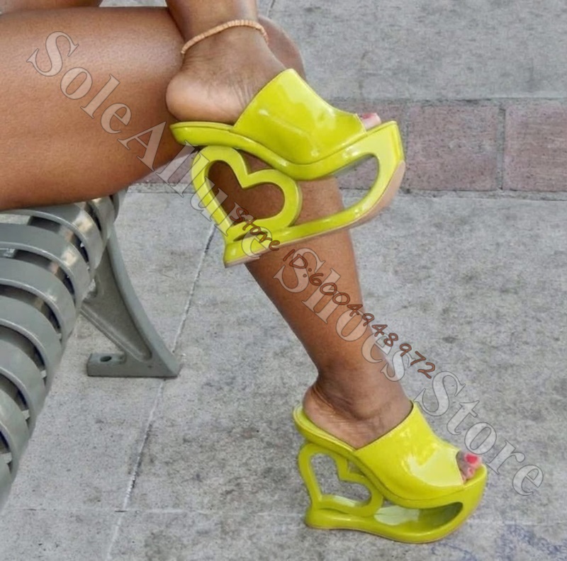 Patentleren hartvormige holle  - Casual Sandal Leather recensie en prijs