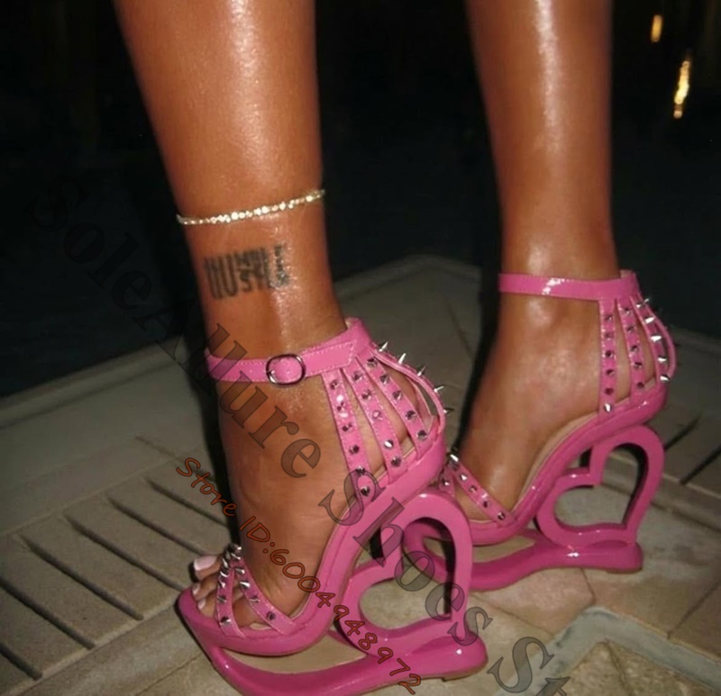 Heet roze spike-studded sandal - Casual Sandal Leather recensie en prijs