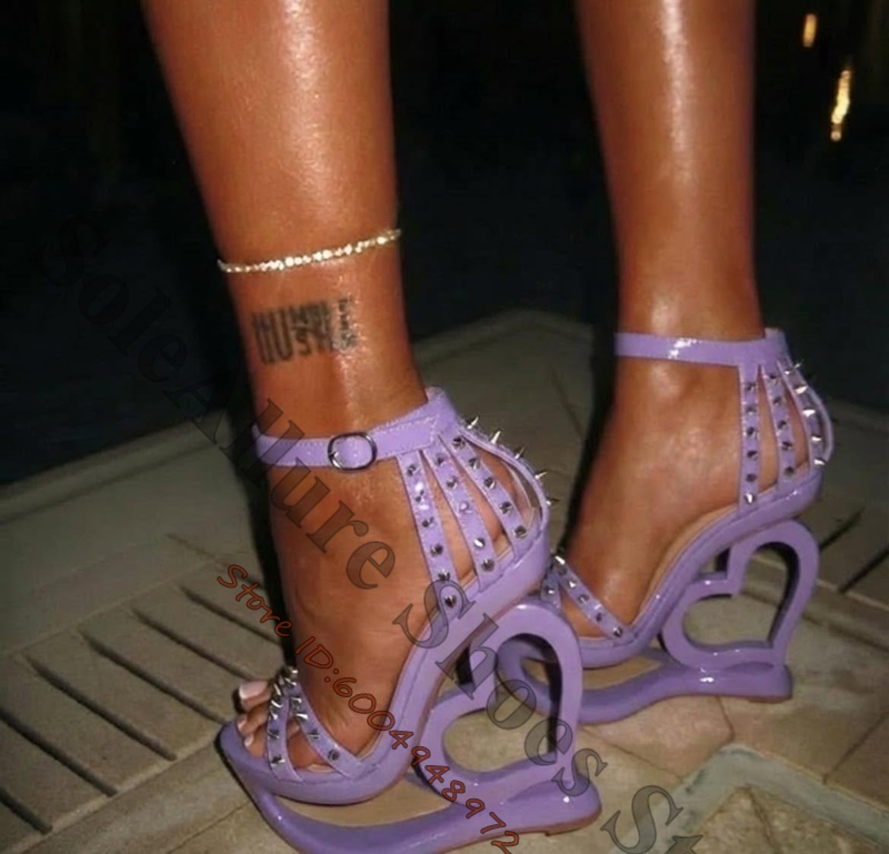 Heet roze spike-studded sandal - Casual Sandal Leather recensie en prijs